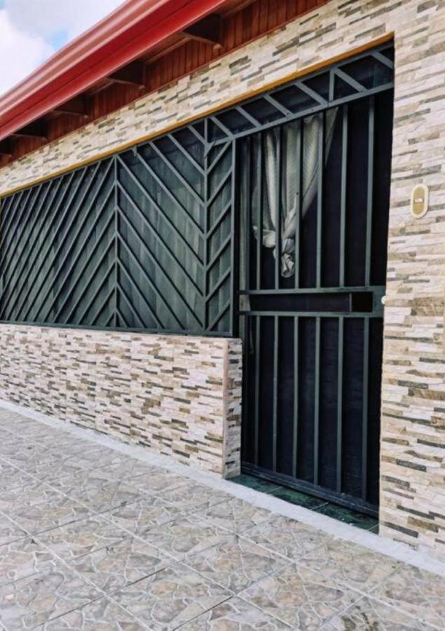 Casa Kros Quepos Exteriör bild