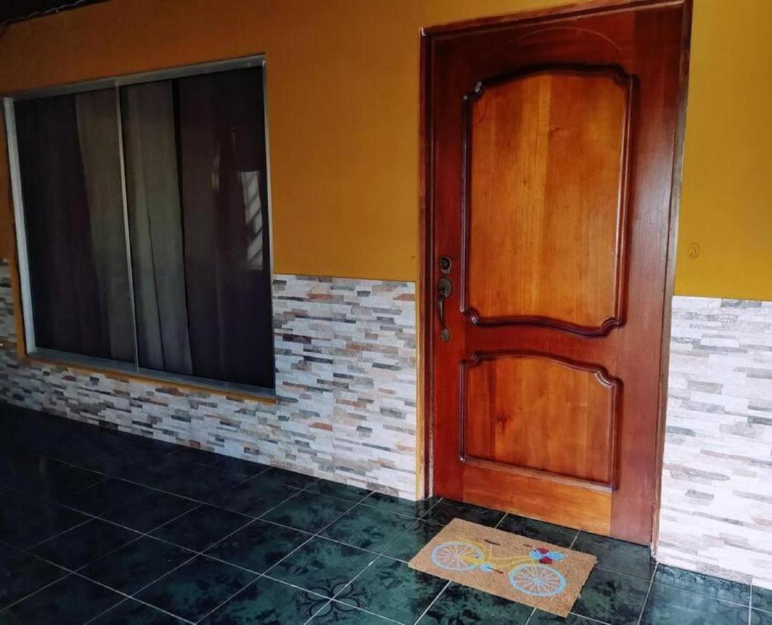 Casa Kros Quepos Exteriör bild
